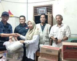 Diskominfotik Sumbar Salurkan Bantuan Tanggap Darurat ke Daerah Terdampak Banjir dan Longsor