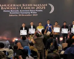 Konsisten, Bawaslu Pesisir Selatan Raih Penghargaan Kehumasan untuk Kelima Kalinya