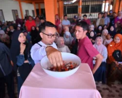 Lancar dan Tertib Lotting Nomor Kios Penampungan Pedagang Korban Kebakaran Pasar Payakumbuh