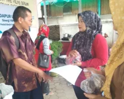 SatuPena Sumbar Serahkan Bantuan ke Kurao Pagang dan SLB N1 Padang