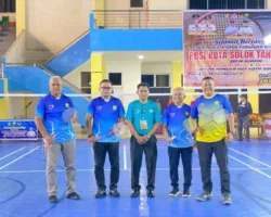 Wakil Wali Kota Solok Buka Open Turnamen Badminton PBSI Kota Solok 2025