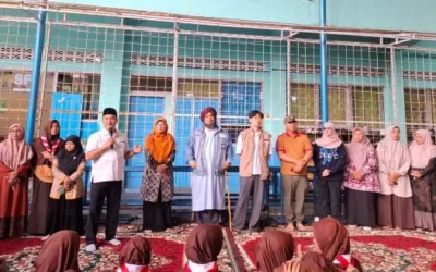 Ustad Derry Sulaiman dan Influencer Willie Salim Kunjungi MTsN Padang Panjang