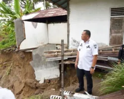 Abrasi Sungai Rusak Tiga Rumah Warga Desa Marunggi