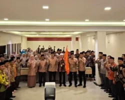 Bupati Hendrajoni Lepas Kafilah Pesisir Selatan Ikuti MTQ ke-XLI Tingkat Provinsi di Bukittinggi