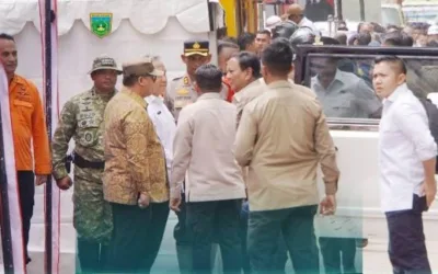 Wako Hendri dan Wawako Allex Dampingi Presiden Prabowo Tinjau Perbaikan Jalan Nasional di Lembah Anai