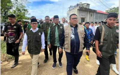 Rico Alviano Dampingi Ketum PKB Muhaimin Iskandar Tinjau Lokasi Bencana di Kota Padang