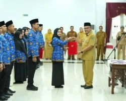 117 PPPK Paruh Waktu Pemprov Terima SK, Sekdaprov Ingatkan Disiplin dan Etos Kerja