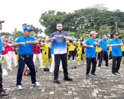 Ribuan Warga Padang Ikuti Senam Massal Gebyar KORMI
