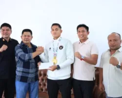Raih Medali Emas SEA Games XXXVIII, Atlet Dayung M. Ali Mardiansyah Dijamu Bupati Welly