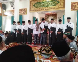 8 Dai Muda Jebolan Ponpes Darul Ikhlas Diberi Penghormatan Kaji dan Gelar Tuanku