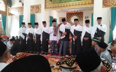 8 Dai Muda Jebolan Ponpes Darul Ikhlas Diberi Penghormatan Kaji dan Gelar Tuanku