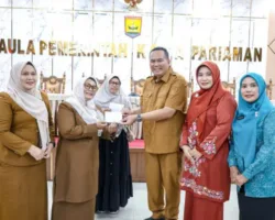 Wako Yota Balad Serahkan Penggantian Transportasi Dasawisma Tahun 2025