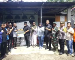 Bupati Yulianto Turun Langsung Serahkan Bantuan Bencana di Jorong Sikabau