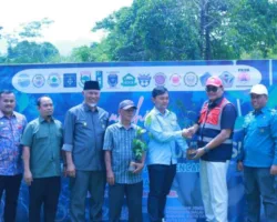Lawan Krisis Hidrometeorologi, Kota Padang Mulai Gerakan Tanam Sejuta Pohon