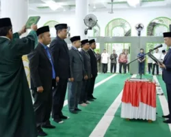 Wabup Agam Lantik Lima Pejabat Hasil Seleksi Terbuka di Masjid Agung Nurul Falah