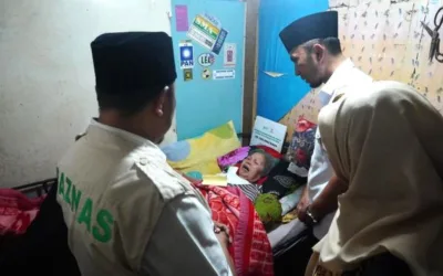 Bantuan Baznas Diantar Wawako Allex Saputra, Lansia Stroke Menangis Bahagia