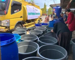 BAZNAS Padang Salurkan 520.000 Liter Air Bersih ke Warga Terdampak Kekeringan