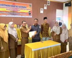 Perkuat Pengawasan Partisipatif, Bawaslu Pessel Tandatangani MoU dengan Cabdin Wilayah VII Sumbar