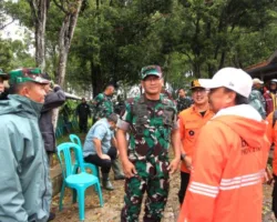Pangdam III/Siliwangi Mayjen TNI Kosasih Sampaikan Duka Cita Terhadap Korban Longsor Bandung Barat