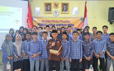 Kelas Pemilu Bawaslu Pessel di SMAN 2 Painan, Lahirkan Deklarasi Pengawas Partisipatif Muda