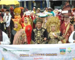 Semarak Pawai Budaya Warnai Peringatan HUT ke-22 Kabupaten Solok Selatan