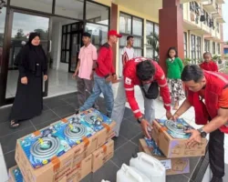 PMI Padang Panjang Salurkan Logistik dan Gelar Trauma Healing bagi Warga Terdampak Bencana