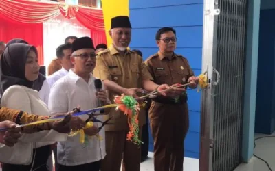 Gubernur Mahyeldi Dampingi Wamendikdasmen Resmikan Revitalisasi Sekolah di Padang