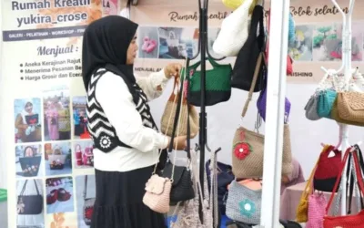 43 Pelaku UMKM di Solsel Pamerkan Produk di RTH Padang Aro