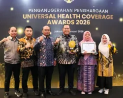 Wako Pariaman Yota Balad Terima Penghargaan UHC Awards 2026