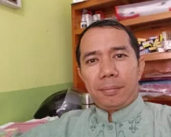 Standar Ganda Pendidikan Guru Wajib S1, Bagaimana dengan Sang Penentu Kebijakan?