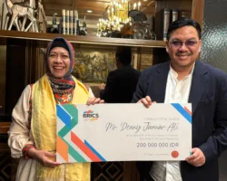 Penulis dan Penyair Indonesia Denny JA terima Hadiah Sastra Inovasi BRICS