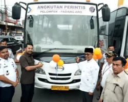 Rute DAMRI Padang Aro–Pelompek Resmi Dibuka, Khairunas: Konektivitas Terbuka, Peluang Ekonomi Baru Tumbuh