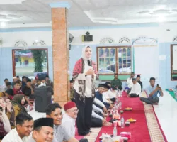 Bupati Annisa Berbuka Puasa  dan Berbagi Bersama 100 Anak Yatim di Timpeh