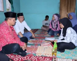 Walikota dan Wawako Payakumbuh Serahkan Bantuan Sosial Swadaya Masyarakat