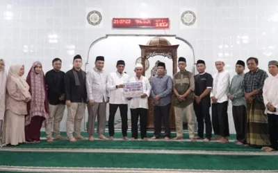‎Ketua DPRD Payakumbuh Salurkan Hibah untuk Masjid Baitul Inabah Padang Karambia