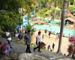 Walikota Riyanda Putra Tinjau Kesiapan Waterboom Sawahlunto