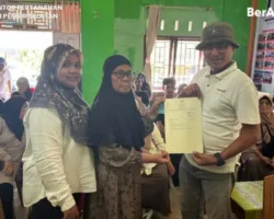 Kantor Pertanahan Pessel Serahkan Sertifikat Tanah di Dua Nagari Kecamatan Bayang