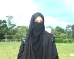 Terlalu Lama Bungkam Hingga Hilang Diri Sendiri