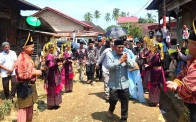 Bupati Yulianto Bersama Ny. Sifrowati Hadiri Silaturahmi Adat di Rumah Gadang Datuak Majolabiah