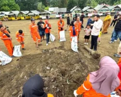 Sambut Wisatawan Lebaran, Wako Fadly Amran Pastikan Fasilitas Pantai Air Manis Prima