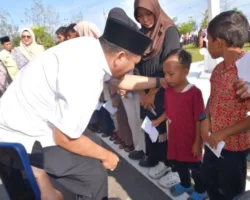 Jelang Idul Fitri, Walikota Yota Balad Salurkan Santunan dari ASN kepada 450 Orang Anak Yatim