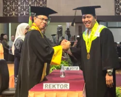 Dr. Septri Raih Summa Cum Laude di UNP, Dari Atlet Karate ke Doktor Inspiratif
