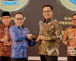 ”Lakek Tangan” Musfi Yendra Dua Tahun Jabat Ketua Komisi Informasi Sumbar