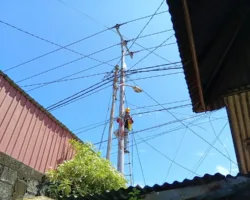 Tingkatkan Keandalan Konektivitas, PLN Icon Plus Lakukan Perapian Jaringan Fiber Optic di Koto Tangah