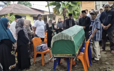 Pengurus KONI Sumbar Herlina Wafat, Hamdanus Lepas Jenazah ke Pemakaman
