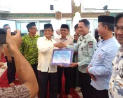 Wujudkan Pelayanan Prima, Pemko Salurkan Dana Operasional RT/RW se-Kecamatan Padang Timur 