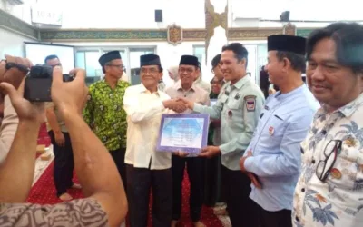 Wujudkan Pelayanan Prima, Pemko Salurkan Dana Operasional RT/RW se-Kecamatan Padang Timur 