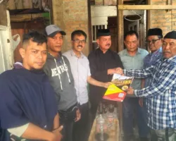 Ketua LKAAM Sumbar Melayat ke Rumah Duka Karim, Desak Transparansi dan Keadilan Hukum