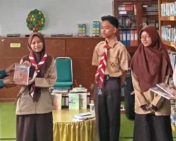 SMAN 5 Padang Luncurkan Dua Buku, Kumpulan Esai dan Kumpulan Puisi