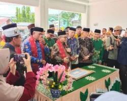 Mendikdasmen Abdul Mu’ti Resmikan Gedung Pusat Ekonomi Pesantren Al Kautsar